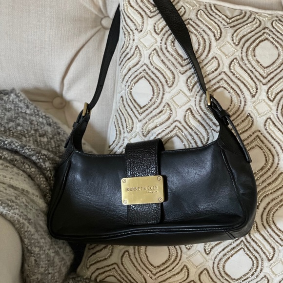 Handbag-Kenneth Cole - Picture 1 of 1